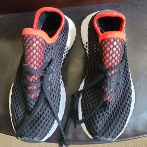 Adidas gymshoes for boys light weight.